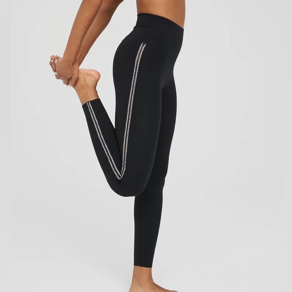 OFFLINE By Aerie Goals Crochet Inset Legging - Black l Sz L
